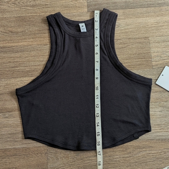 NWT Lululemon Hold Tight Cropped Tank Black Ribbed Highneck Size 8 - Picture 5 of 7